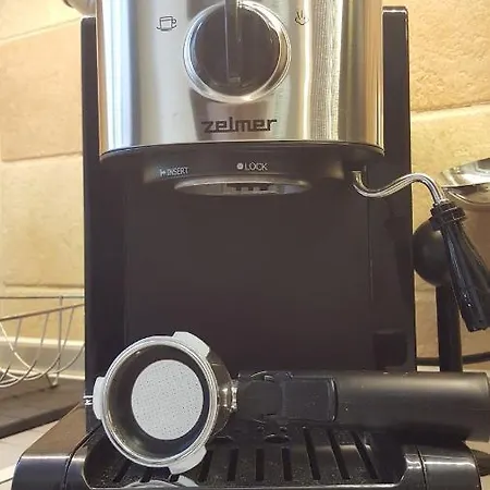 Appartement Home, Far Away From 2