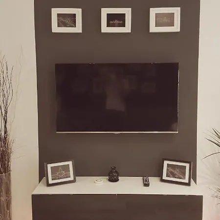 Appartement Home, Far Away From 2