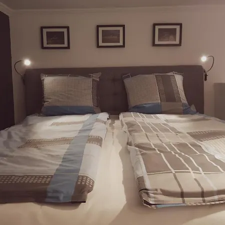 Appartement Home, Far Away From 2