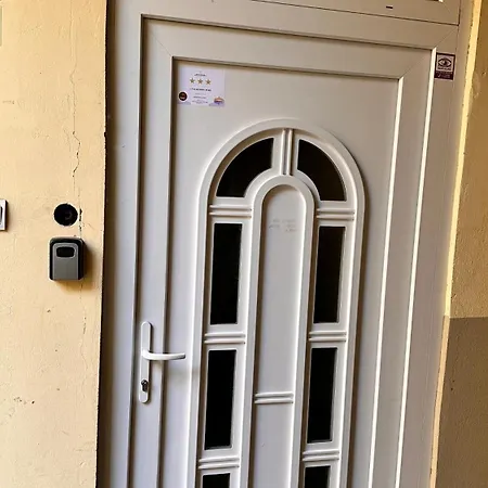 Apartmán Home, Far Away From 2 *