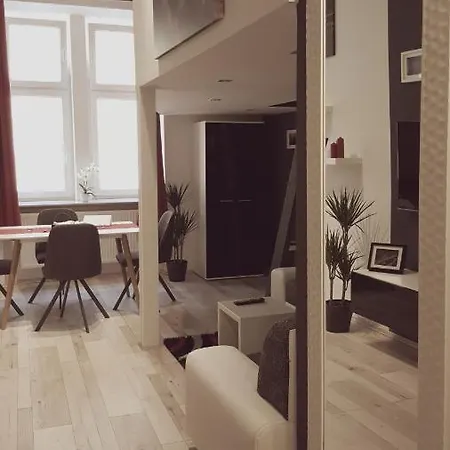 Apartamento Home, Far Away From 2