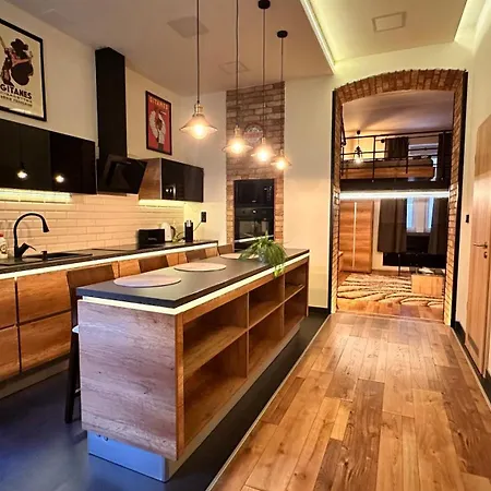 Apartamento Home, Far Away From 2