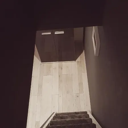 Διαμέρισμα Home, Far Away From 2 *